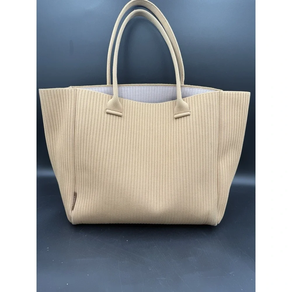 VIVAIA Maia The Essential Tote Bag Rib Knit W/ Pouch Khaki Brown Recycled 10L